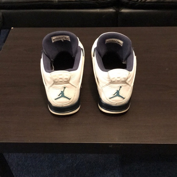 Jordan 4s - Picture 2 of 4